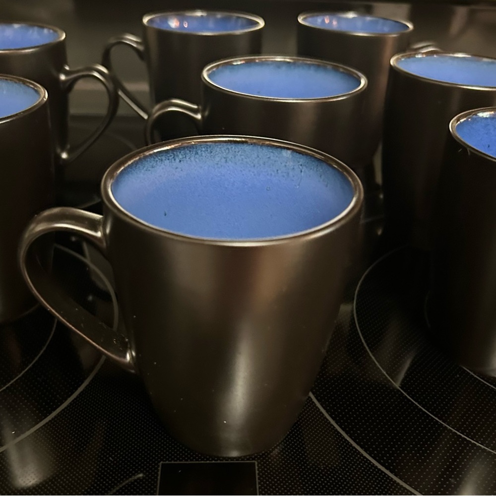 4 Gibson Elite Black & Blue round ceramic mugs